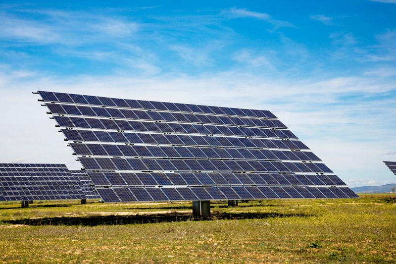 Comment l'usinage CNC à haute précision améliore-t-il l'efficacité de production des cellules photovoltaïques?