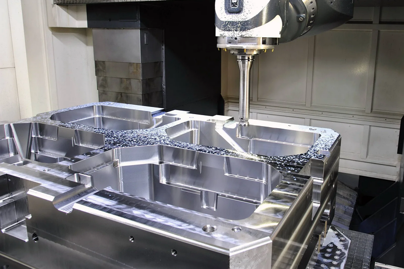 Procesamiento de la aplicación de máquinas herramientas CNC en la fabricación de diedes de estampado